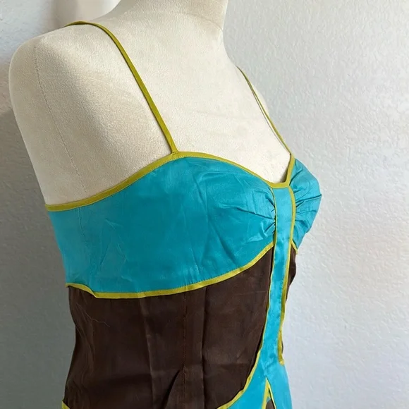 90’s Vintage BCBG Retro Floral Dress - Picture 4 of 12